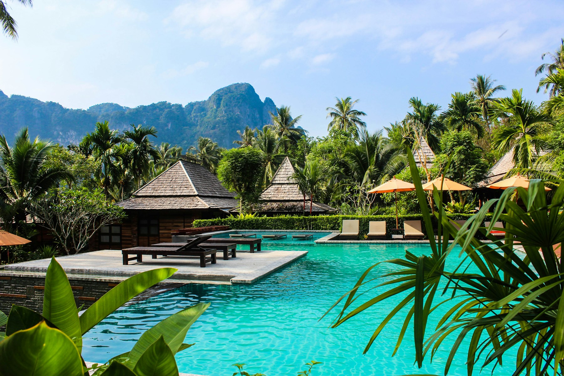 A tranquil coastal resort above the sea